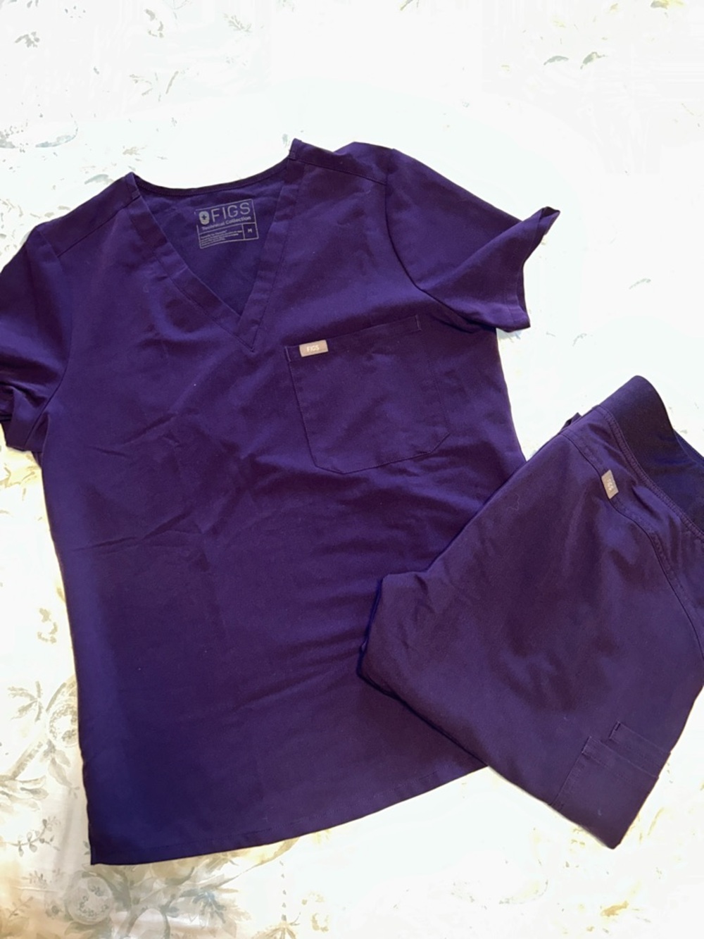 Figs scrubs set, size medium
